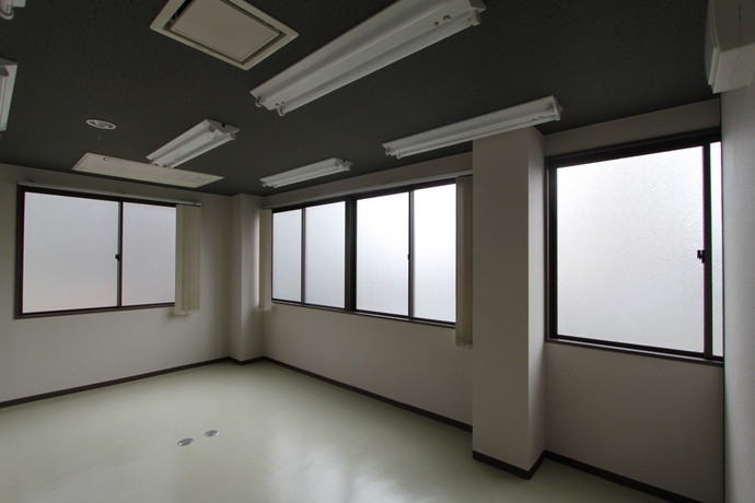 京都駅八条口より徒歩5分　新しいオフィス「京都駅前プライベートオフィス」