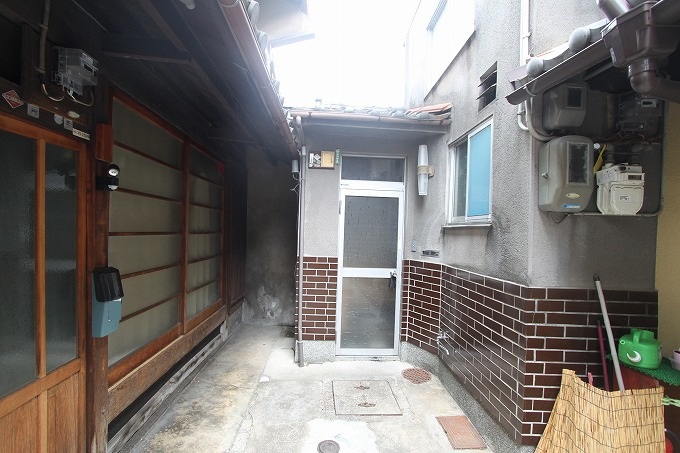 京都の中心　四条烏丸　小さな戸建て　