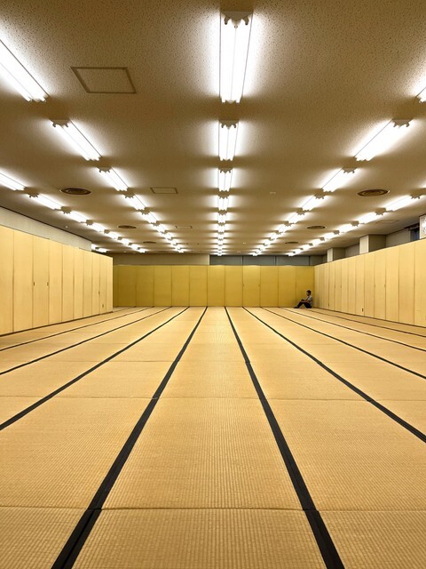 ナイスなヴィンテージビルディングの大空間。京都友禅ビル３階。